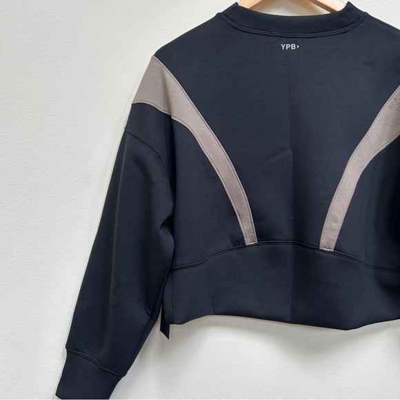 NWT - Abercrombie & Fitch YPB neoKNIT Mini Crew in Dune Colorblock, Size XS - Picture 10 of 13